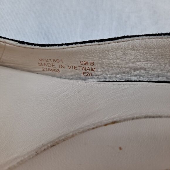 Cole Haan Suede Heels Women's Size 9.5B Black Kitten Heel Pointed Toe Pumps - Picture 9 of 10